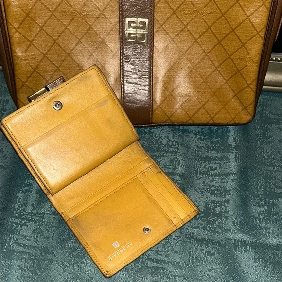 Vintage Givenchy Crossbody & Wallet Bundle – Project Lot - Picture 12 of 17